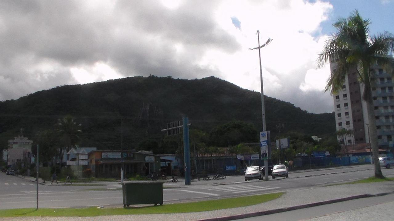 Espaco Aconchego Com Ar-Condicionado E Amplo Jardim Villa คารากัวตาตูบา ภายนอก รูปภาพ
